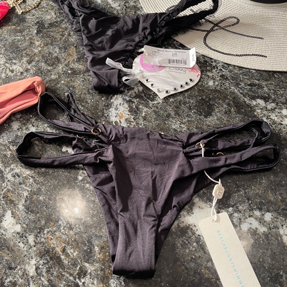 Listing for show and tell on skimpy/thong M bottoms only - Picture 10 of 11